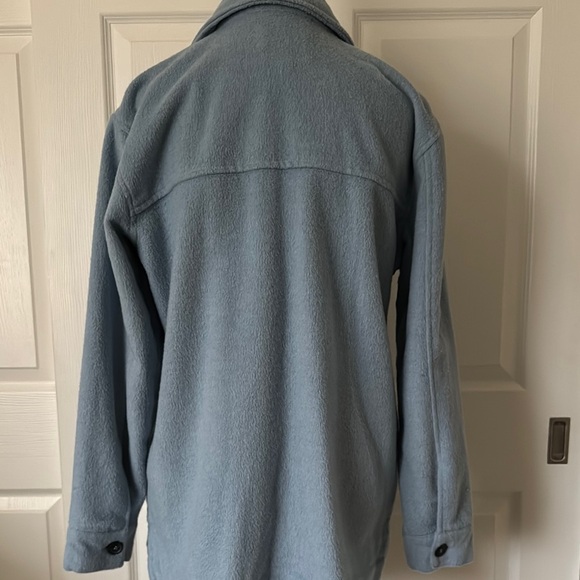 Women’s Blue button down shacket - Picture 4 of 6